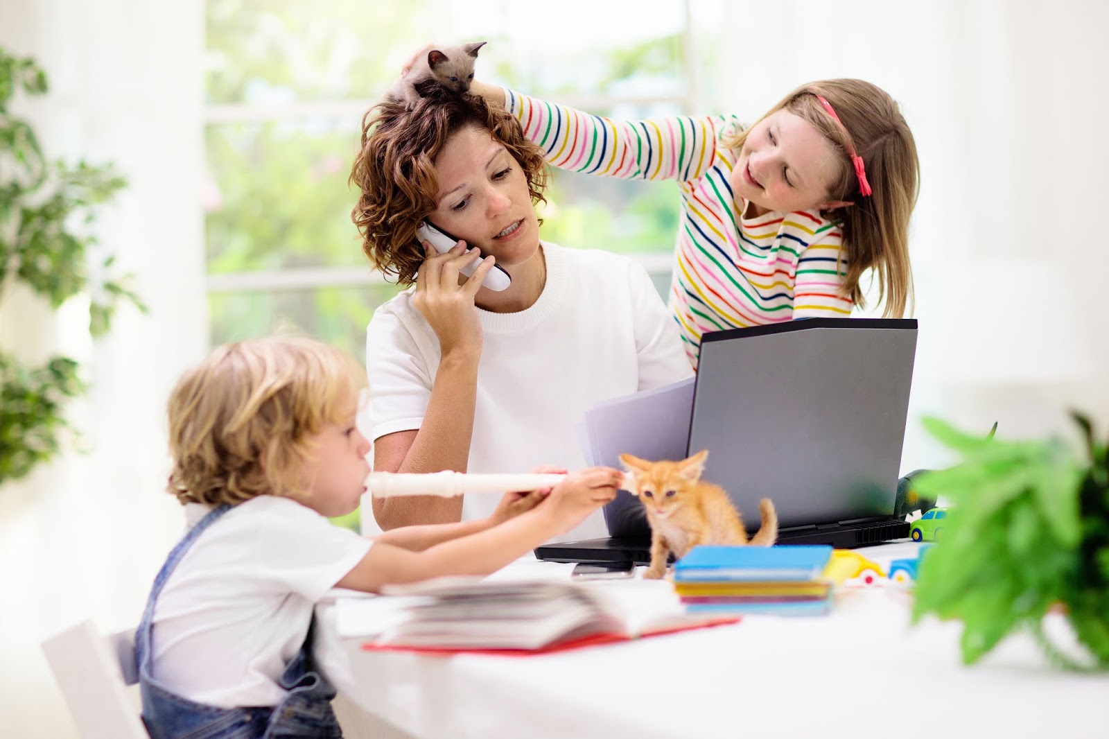 how to juggle holidays and working from home